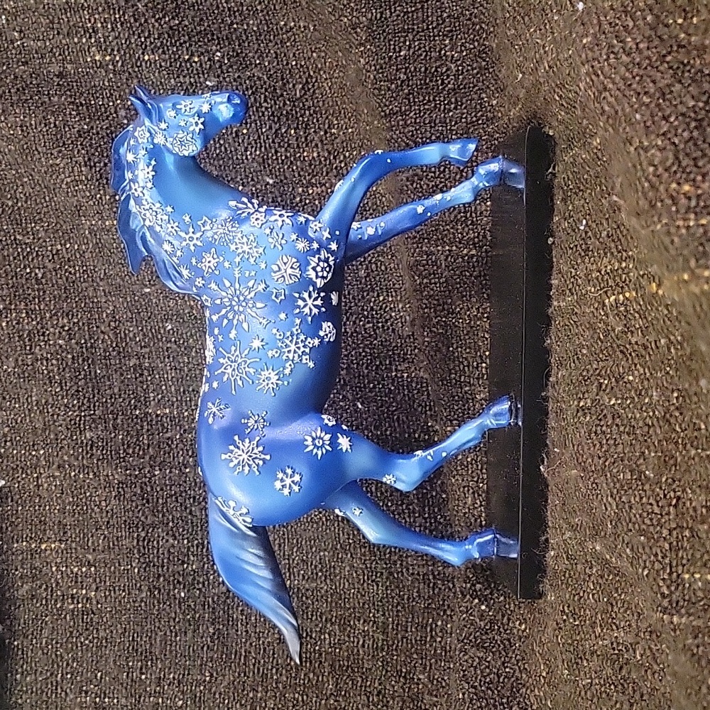 Trail of Painted Ponies "Snowflake"